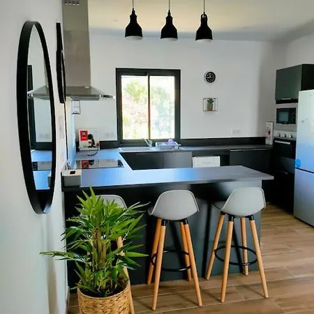 Appartement Neuf Avec Balcon Et 2 Chambres Saint-Florent  Exterior photo