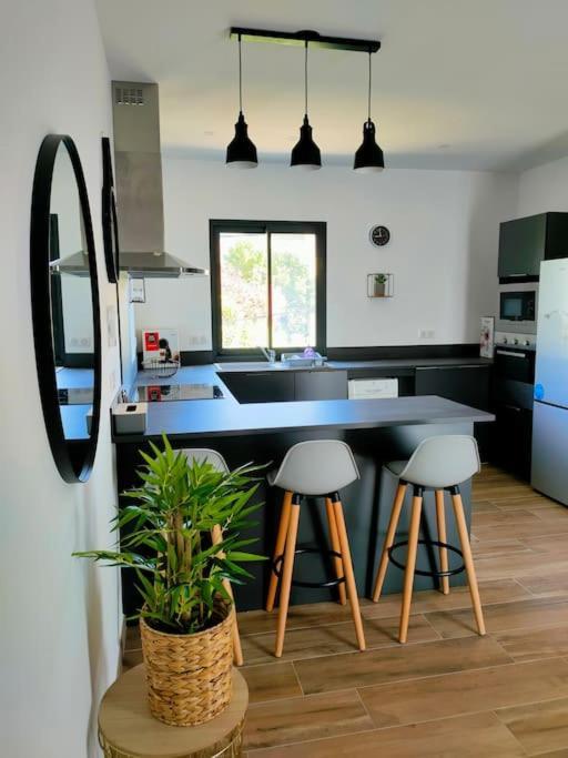 Neuf Avec Balcon Et 2 * Saint-Florent (Corsica)
